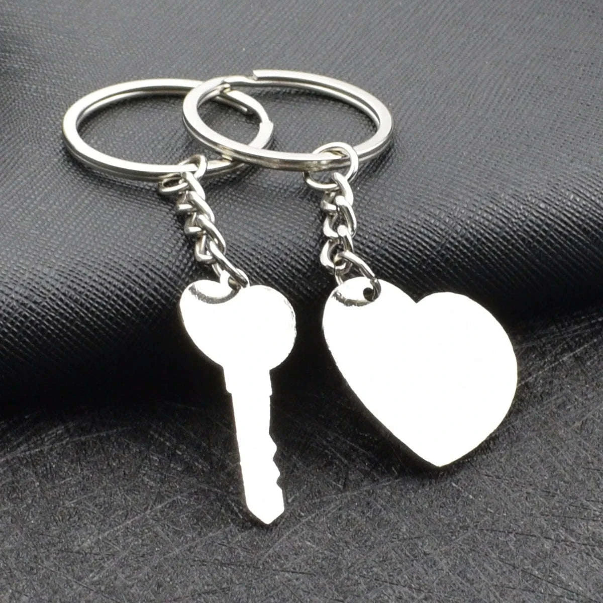 Silver Plated Couple Heart Keychain Gift-silver