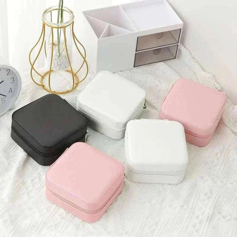 Single-Layer Travel Leather Jewelry Box for Organized Storage-White
