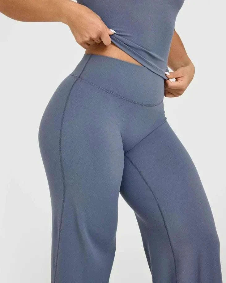 SoftMotion Women’s Mid-Waist Straight Leg Yoga Pants-Blooming Roses / XS