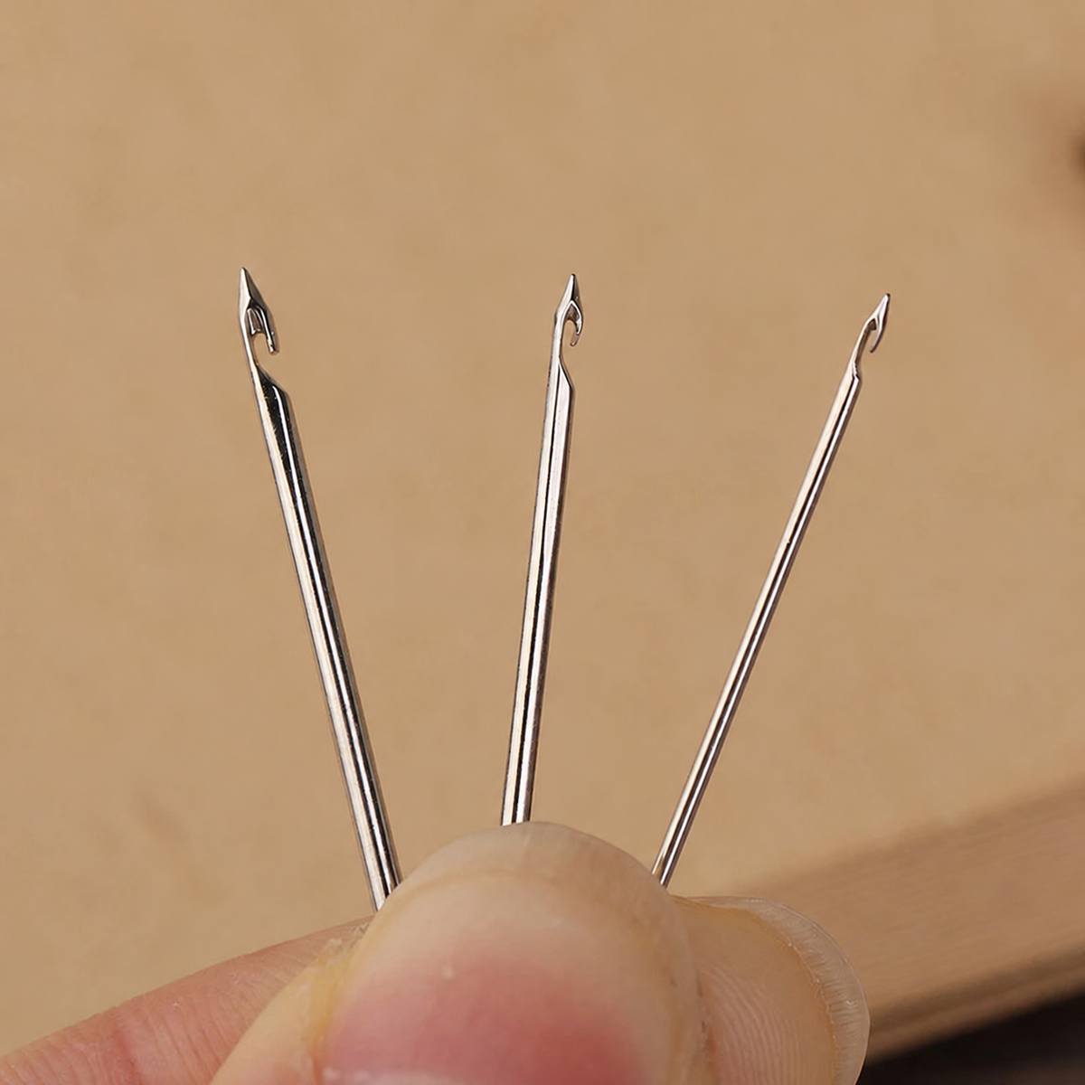 Tambour Embroidery Hook with Three Needle Sizes