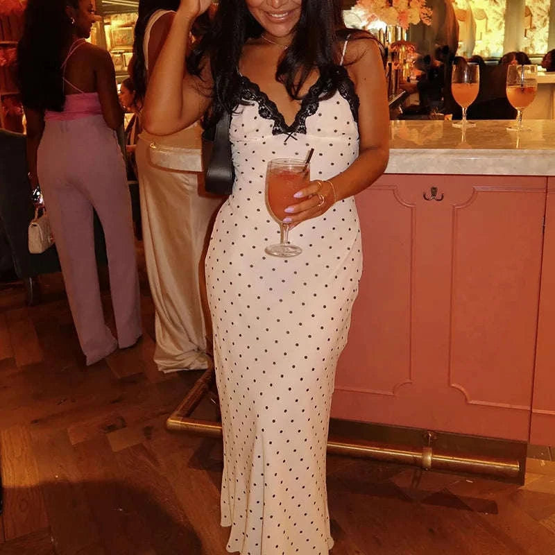 Tossy Lace V‑Neck Maxi Dress-black / M