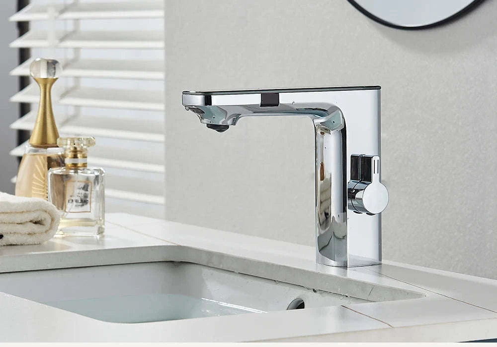 Touchless Sensor Basin Faucet with Smart Display-Chrome Basin Faucet / United States