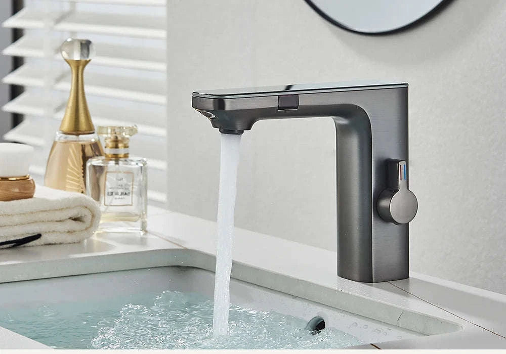 Touchless Sensor Basin Faucet with Smart Display-Chrome Basin Faucet / United States