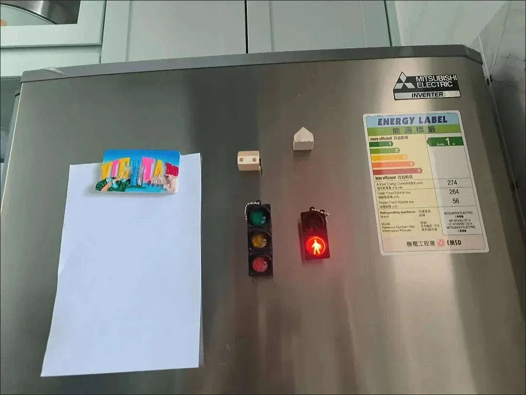 Traffic Light Magnetic Fridge Stickers – Fun Decorative Magnet Set-pedestrian light