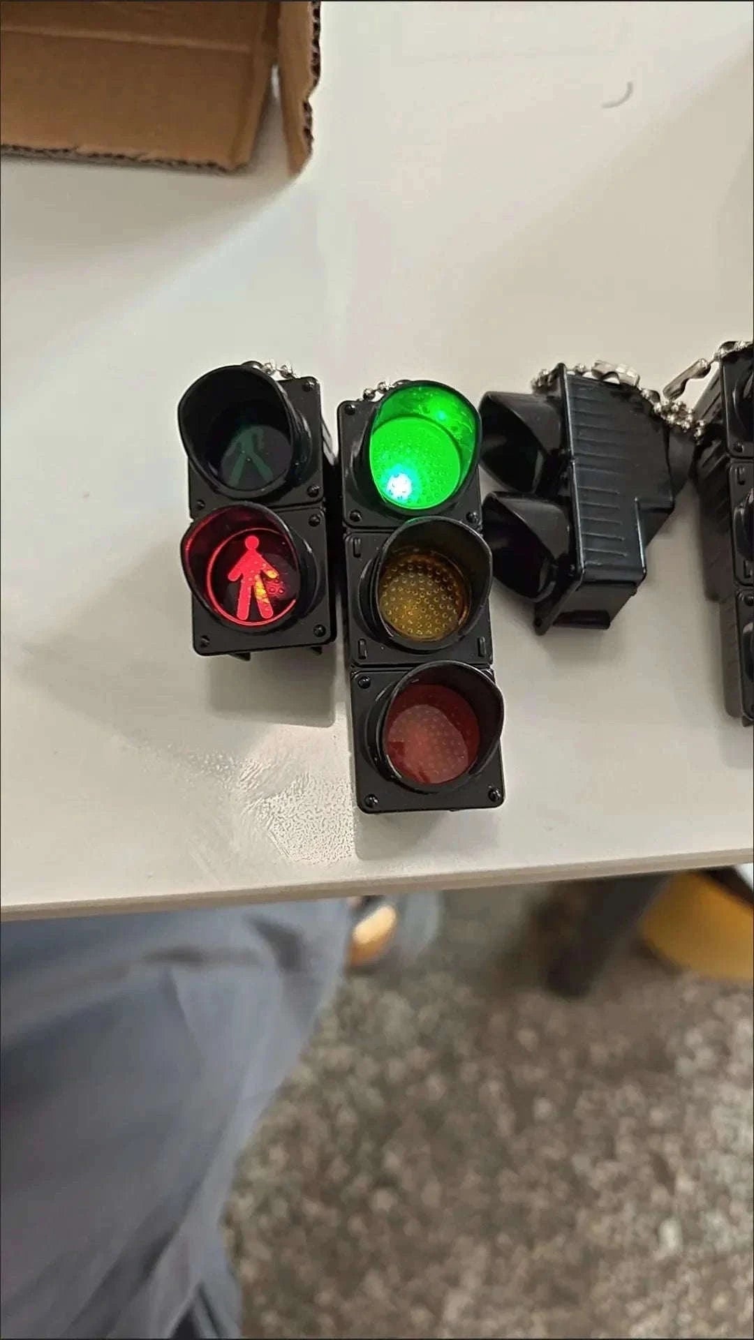 Traffic Light Magnetic Fridge Stickers – Fun Decorative Magnet Set-pedestrian light