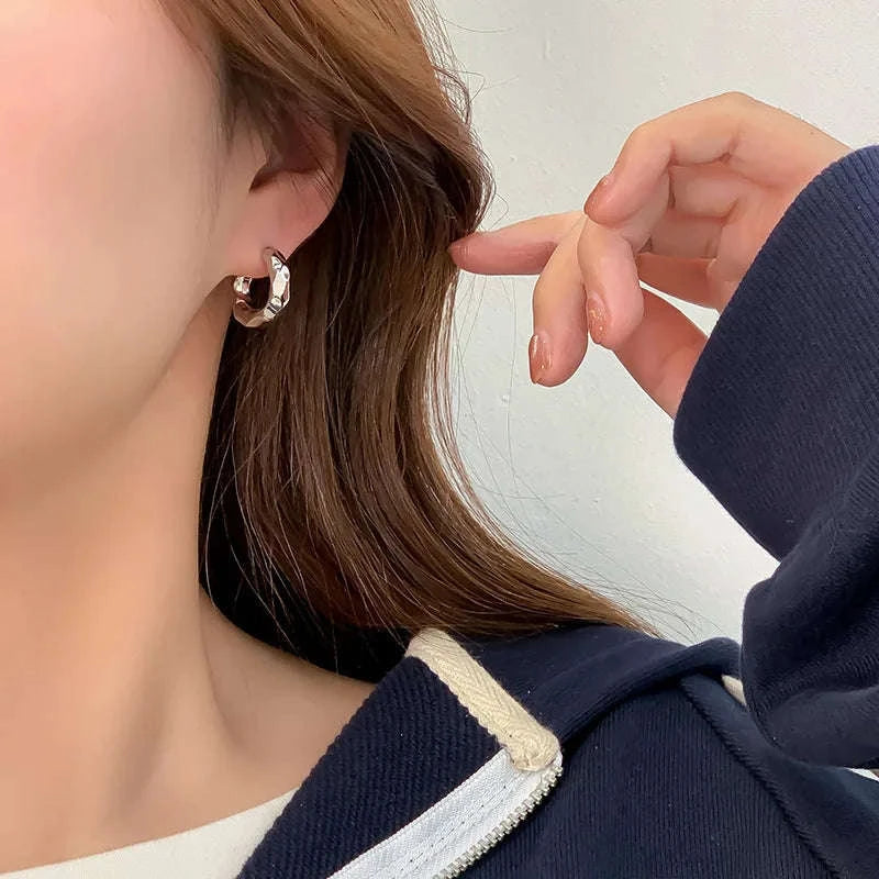 Vintage Metal Hoop Earrings with Irregular Wave Design-4