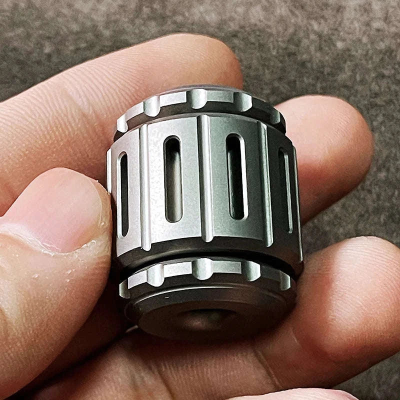 War Hammer EDC Knife Pendant Fingertip Gyro Pendant-Titanium Copper