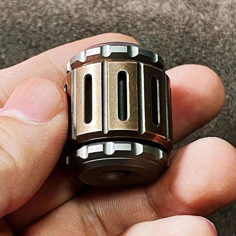 War Hammer EDC Knife Pendant Fingertip Gyro Pendant-Titanium Copper