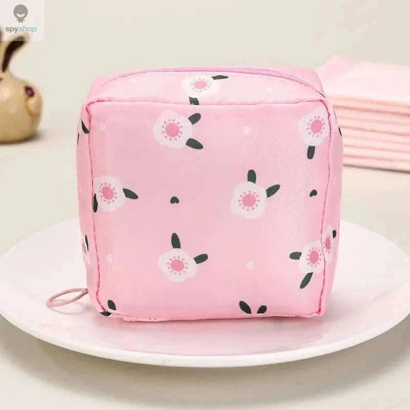 Waterproof Sanitary Napkin Storage Pouch for Discreet Daily Carry-Black Flamingo