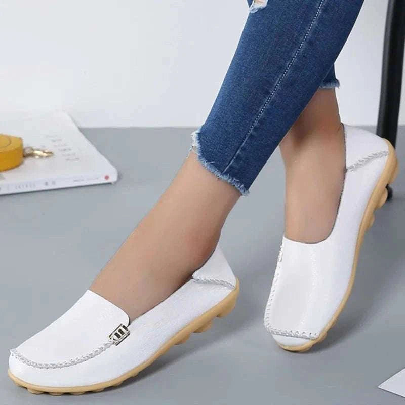 Women’s Retro Moccasin Flats Slip-On Comfortable Everyday Shoes-Beige / 36