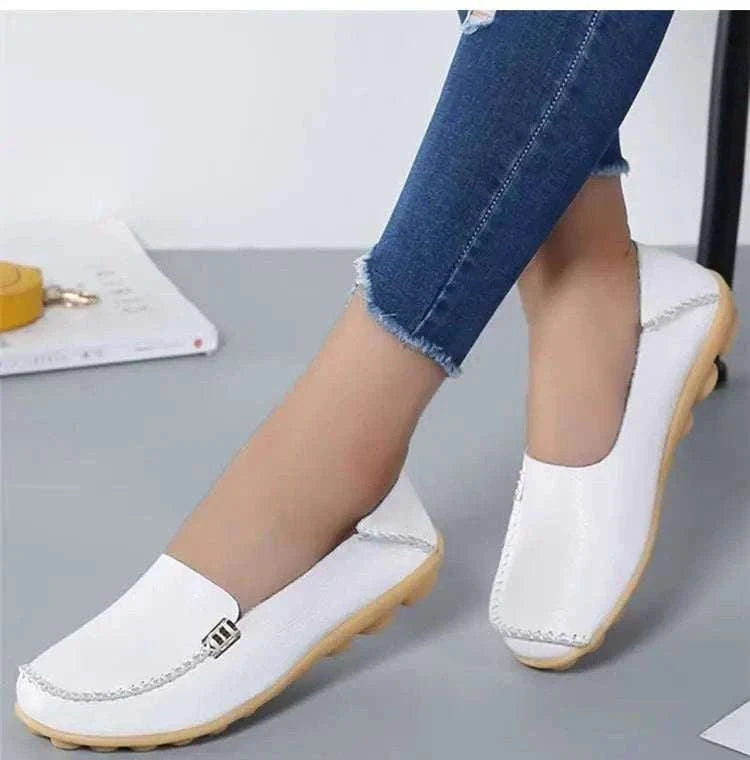 Women’s Retro Moccasin Slip-On Flats for Everyday Comfort-Beige / 36